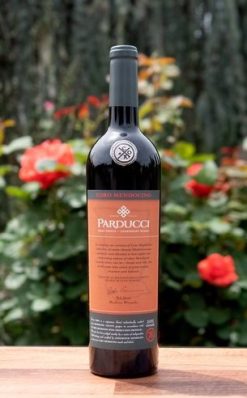 Rượu vang Mỹ Parducci Coro Mendocino