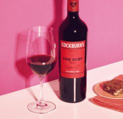 Rượu vang ngọt cường hóa Bồ Đào Nha Cockburn's Fine Ruby Port
